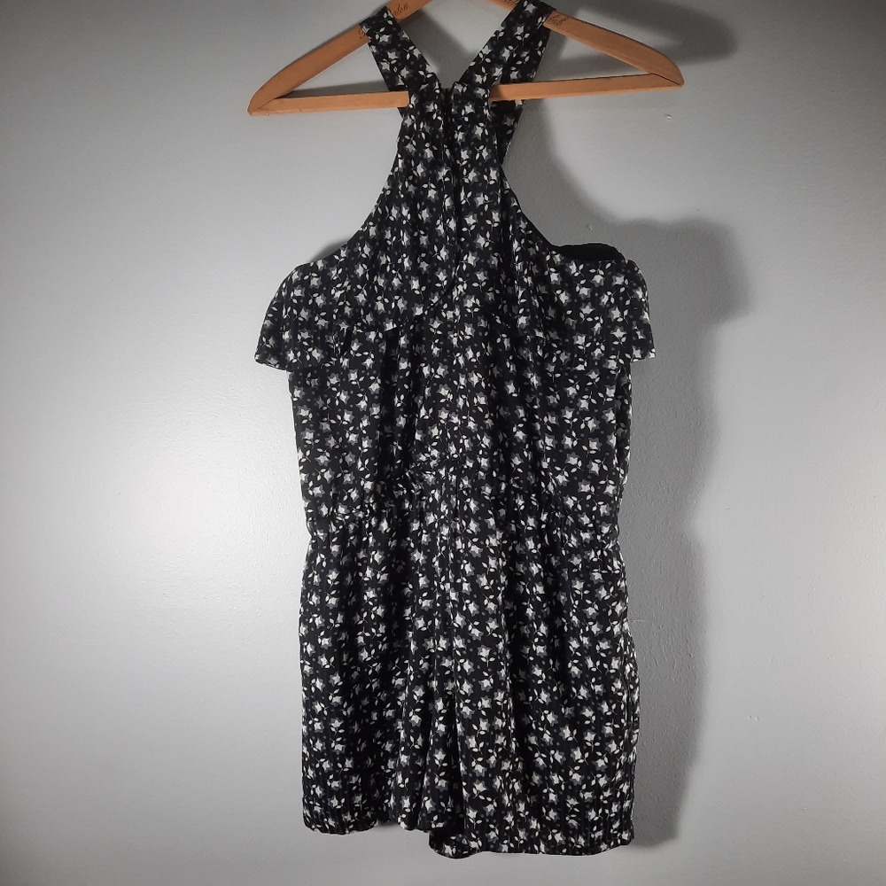 LOFT black,  gray & white floral romper Sz SP - Picture 4 of 7